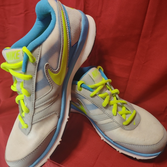 Nike Training Totalcore TR2 Running Shoes 749344-600 Women's 7.5M - Picture 3 of 6